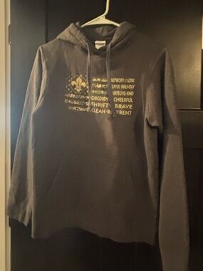 Men's Dark Gray Hooded Sweatshirt with Yellow Graphic
